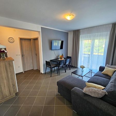 Apartments P&J Medolino エクステリア 写真
